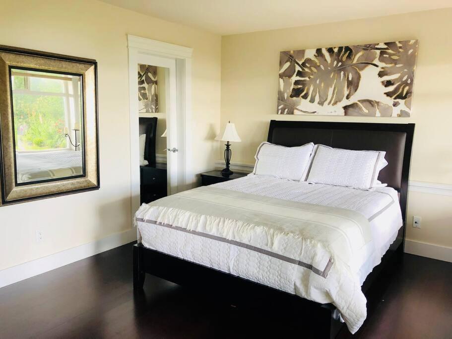 Saanichton Waterfront 2Br Suite With Superb Views Ngoại thất bức ảnh