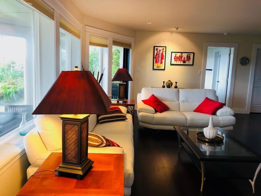 Saanichton Waterfront 2Br Suite With Superb Views Ngoại thất bức ảnh