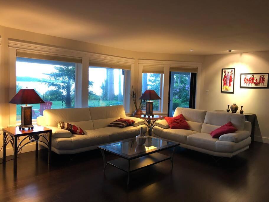 Saanichton Waterfront 2Br Suite With Superb Views Ngoại thất bức ảnh